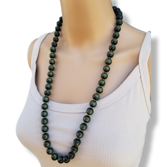 VINTAGE DARK GREEN MOONGLOW LUCITE BEAD LONG NECKLACE - Picture 2 of 5